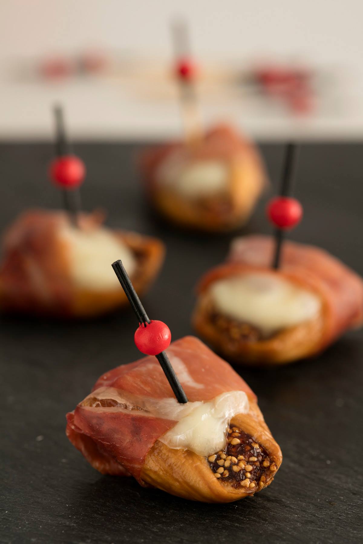 Feigenrolle mit Leinsamen, Kürbiskernen, Sonnenblumenkernen und Sesam 135 g, Lieferzeit: 3 - 5 Tage